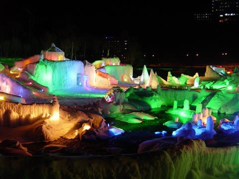 層雲峡温泉氷瀑まつり（冬頃撮影）